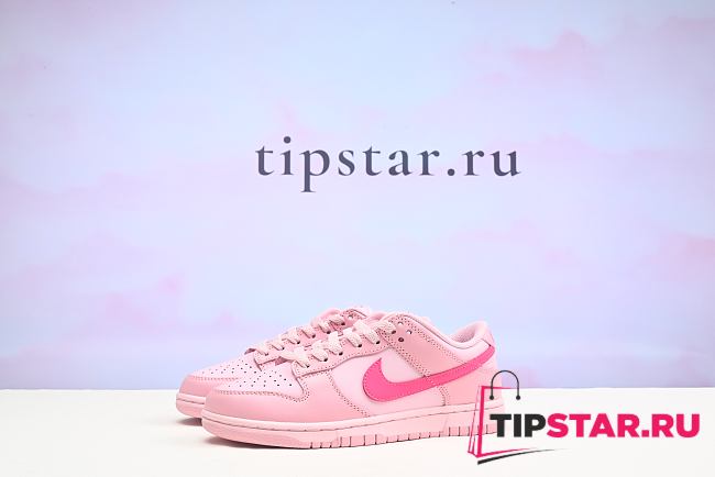Nike Dunk Low Pink Sneakers - 1