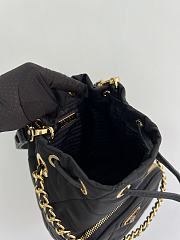 Prada Re-Edition 1995 Chaîne Re-Nylon Shoulder Bag Black 22.5x17.5x12cm - 5