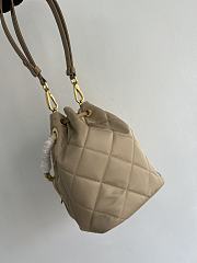 Prada Re-Edition 1995 Chaîne Re-Nylon Shoulder Bag Beige 22.5x17.5x12cm - 2