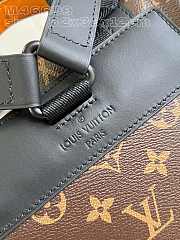 Louis Vuitton M46699 New Christopher PM Size 32 x 39 x 12CM - 3