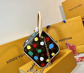 Louis Vuitton M46450 LV x YK Square Bag Size 16 x 16 x 16 cm