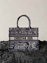 Medium Dior Book Tote Blue and Ecru Toile de Jouy Reverse Embroidery Size 36 x 27.5 x 16.5 cm - 1