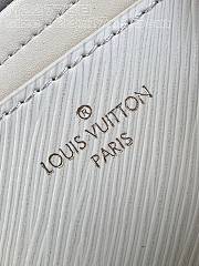 Louis Vuitton M22774 Twist MM Quarzt Size 23 x 17 x 9.5 cm - 2