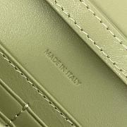Celine Wallet On Chain Triomphe In Shiny Calfskin Almond Green Size 19.5 X 12 X 4 CM - 3