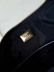 Chanel Large Hobo Bag Black AS4368 Size 18 × 29 × 2 cm - 4