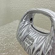 Miumiu Wander Matelassé Nappa Leather Hobo Mini-bag Silver Size 14x17.5x5.5 cm - 4