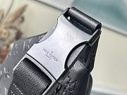 Louis Vuitton M46036 Discovery PM Bumbag Black Size 44 x 15 x 9 cm - 5