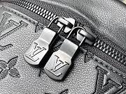 Louis Vuitton M46036 Discovery PM Bumbag Black Size 44 x 15 x 9 cm - 4