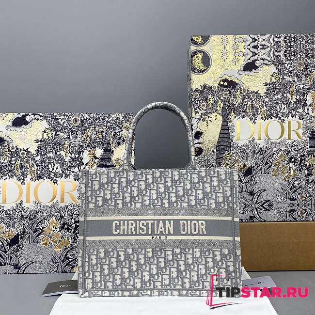 Medium Dior Book Tote Ecru and Gray Dior Oblique Embroidery Size 36 x 27.5 x 16.5 cm - 1