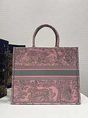 Large Dior Book Tote Pink and Gray Toile de Jouy Sauvage Embroidery Size 42 x 35 x 18.5 cm - 4