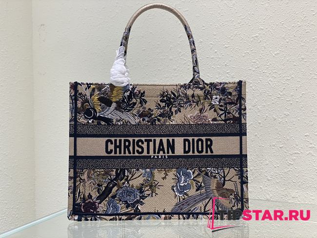 Medium Dior Book Tote Beige Multicolor Dior Jardin d'Hiver Embroidery Size 36 x 27.5 x 16.5 cm - 1