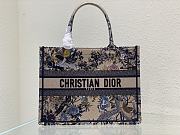 Medium Dior Book Tote Beige Multicolor Dior Jardin d'Hiver Embroidery Size 36 x 27.5 x 16.5 cm - 1