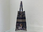 Medium Dior Book Tote Beige Multicolor Dior Jardin d'Hiver Embroidery Size 36 x 27.5 x 16.5 cm - 4