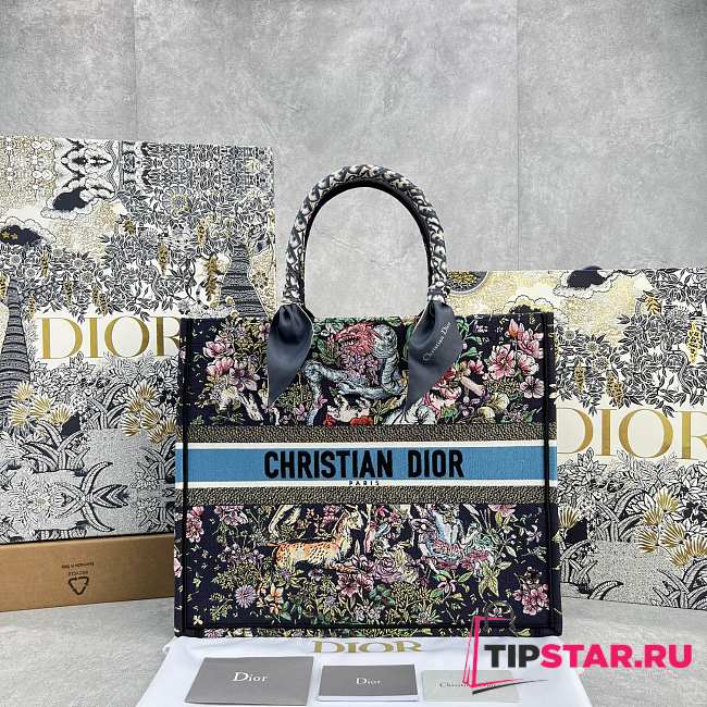 Large Dior Book Tote Blue Multicolor D-Constellation Embroidery Size 42 x 35 x 18.5 cm - 1