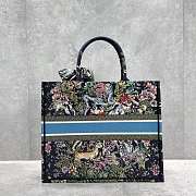 Large Dior Book Tote Blue Multicolor D-Constellation Embroidery Size 42 x 35 x 18.5 cm - 4