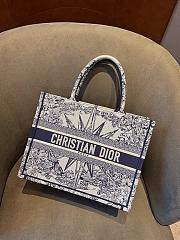 Medium Dior Book Tote White and Blue Rêve d'Infini Embroidery Size 36 x 27.5 x 16.5 cm - 3