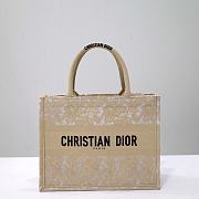 Medium Dior Book Tote Beige D-Lace Embroidery with Macramé Effect Size 36 x 27.5 x 16.5 cm - 1