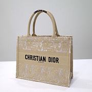 Medium Dior Book Tote Beige D-Lace Embroidery with Macramé Effect Size 36 x 27.5 x 16.5 cm - 3