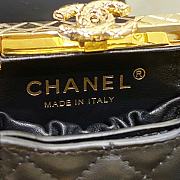 Chanel Evening Bag AS3528 Gold Metal With Pearl Size 11x9x4.5 cm - 5