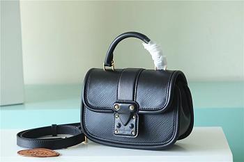 Louis Vuitton M22724 Hide And Seek Black Size 21 x 15 x 8 cm