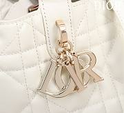 Small Dior Toujours Bag Latte Macrocannage Calfskin Size 23 x 14 x 12 cm - 3