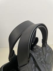 Medium Dior Toujours Bag Black Macrocannage Calfskin Size 28.5 x 21.5 x 19 cm - 5
