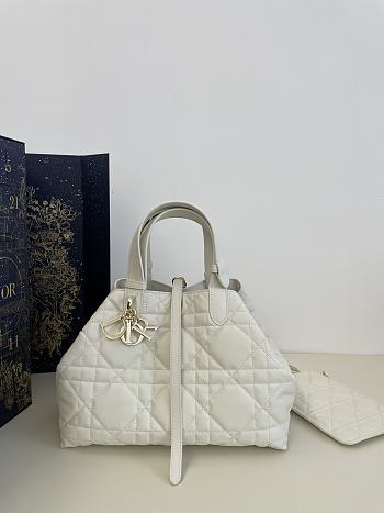 Medium Dior Toujours Bag Latte Macrocannage Calfskin Size 28.5 x 21.5 x 19 cm
