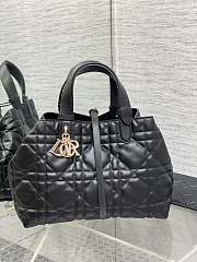 Medium Dior Toujours Bag Black Macrocannage Calfskin Size 28.5 x 21.5 x 19 cm - 1