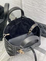 Medium Dior Toujours Bag Black Macrocannage Calfskin Size 28.5 x 21.5 x 19 cm - 2