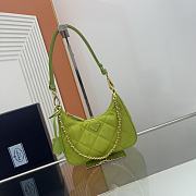 Prada Re-Edition 1995 Chaîne Re-Nylon mini-bag Lime Green Size 22x18x6 cm - 1