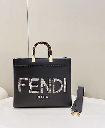 Fendi Sunshine Medium Black Leather And Elaphe Shopper Size 35x31x17 cm