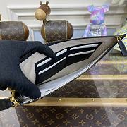 Gucci GG Marmont Leather Pouch Black Size 30.5x21x1.5 cm - 4
