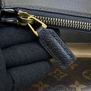 Gucci GG Marmont Leather Pouch Black Size 30.5x21x1.5 cm - 2