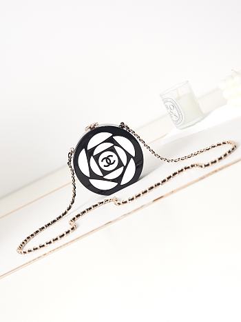 Chanel Minaudiere Black & White Size 10 × 10 × 3 cm