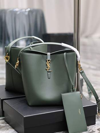 YSL Le 37 In Shiny Leather Green Size 20 X 25 X 16 CM