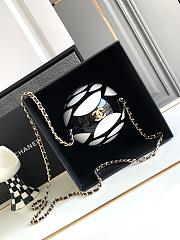 Chanel Sphere Minaudiere Size 12 × 12 × 12 cm - 2
