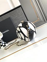 Chanel Sphere Minaudiere Size 12 × 12 × 12 cm - 3