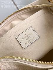 Louis Vuitton OnTheGo East West Cream M23698 Size 25 x 13 x 10 cm - 4