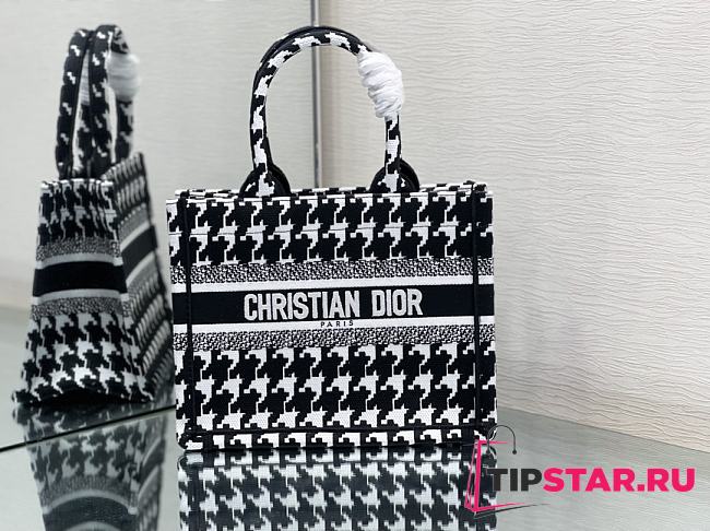 Small Dior Book Tote Black and White Macro Houndstooth Embroidery Size 26.5 x 21 x 14 cm - 1