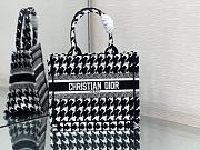 Small Dior Book Tote Black and White Macro Houndstooth Embroidery Size 26.5 x 21 x 14 cm - 1
