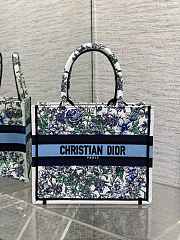 Small Dior Book Tote White Multicolor Flowers Constellation Embroidery Size 26.5 x 21 x 14 cm - 1