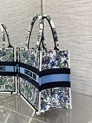 Small Dior Book Tote White Multicolor Flowers Constellation Embroidery Size 26.5 x 21 x 14 cm - 5