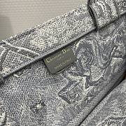 Large Dior Book Tote Gray and Ecru Toile de Jouy Reverse Embroidery Size 42 x 35 x 18.5 cm - 2
