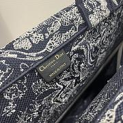 Large Dior Book Tote Blue and Ecru Toile de Jouy Reverse Embroidery Size 42 x 35 x 18.5 cm - 5