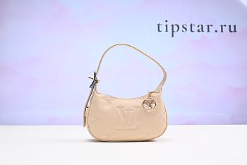 Louis Vuitton Mini Moon Cream M82426 Size 20.5 x 11 x 5 cm | Tipstar