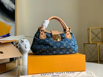Louis Vuitton Handbag M95020 Size 26x19x13 cm