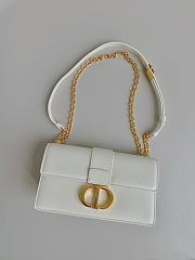 Dior 30 Montaigne East-West Bag With Chain White Calfskin Size 21 x 12 x 6 cm - 2