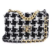 CHANEL 19 Small Flap Bag In Ribbon Houndstooth Tweed Size 26 x 16 x 9 cm - 1