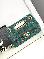 Chanel Large Flap Bag With Top Handle Green Wool And Silk Tweed Size 19 × 29 × 9 cm - 1