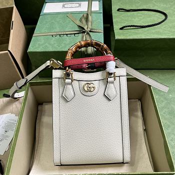 Gucci Diana Mini Tote Bag 739079 White Size 15.5 x 19.5 x 6 cm